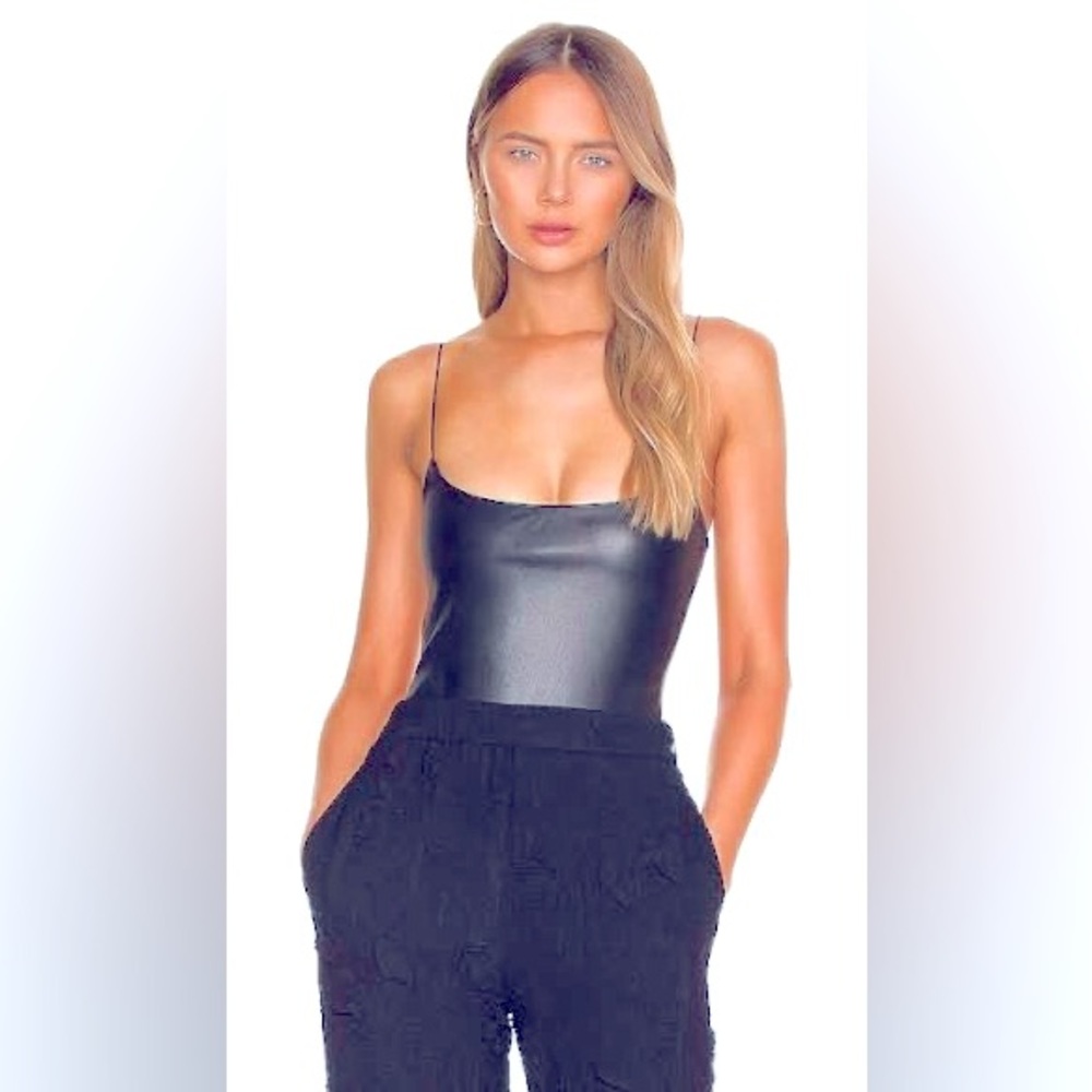 BY EXPRESS BLACK FAUX LEATHER SLEEVELESS DRESS UP TANK TOP!🎁